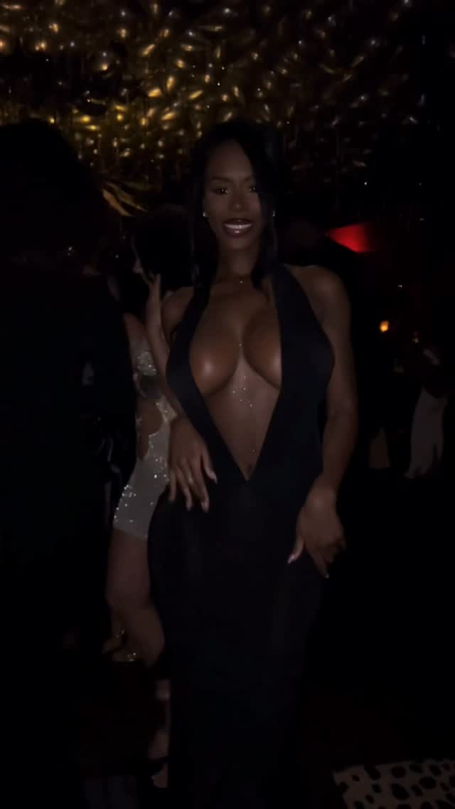 Curvy nude leaked video
