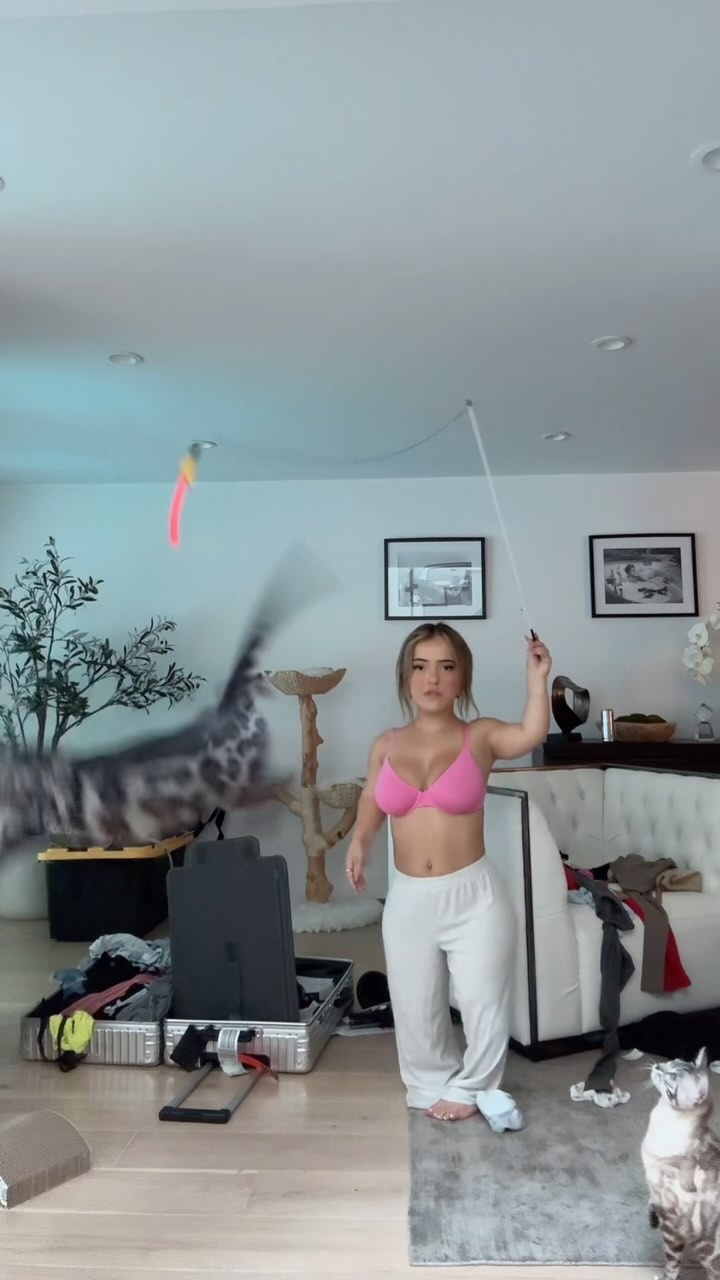 Natural Tits nude leaked video