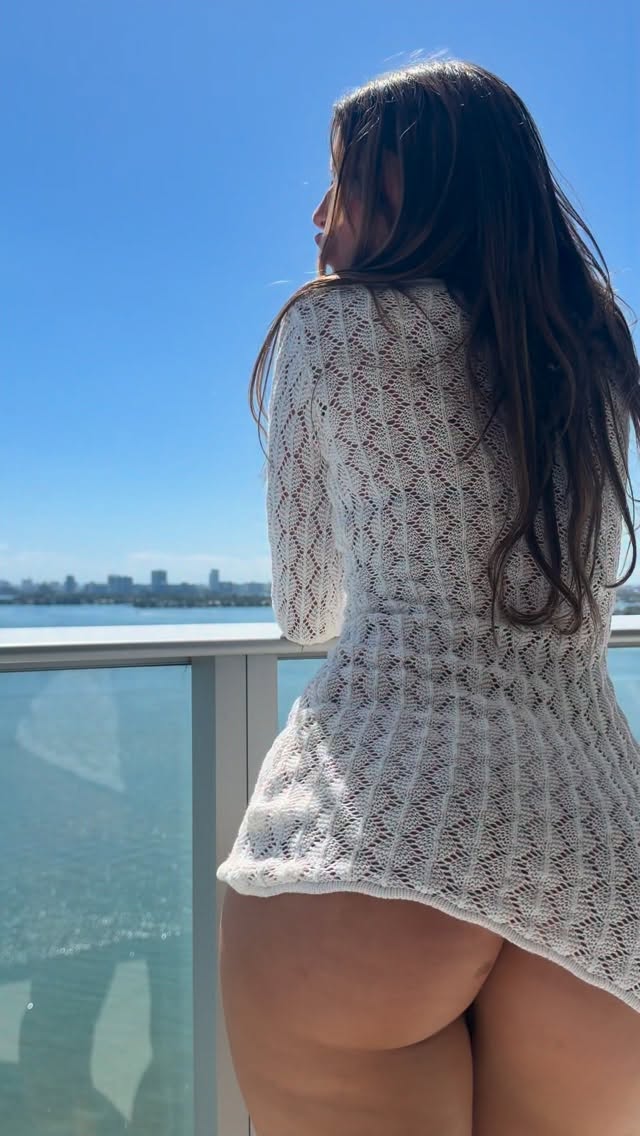 Brunette nude leaked video