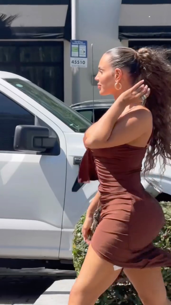 Natural Tits nude leaked video
