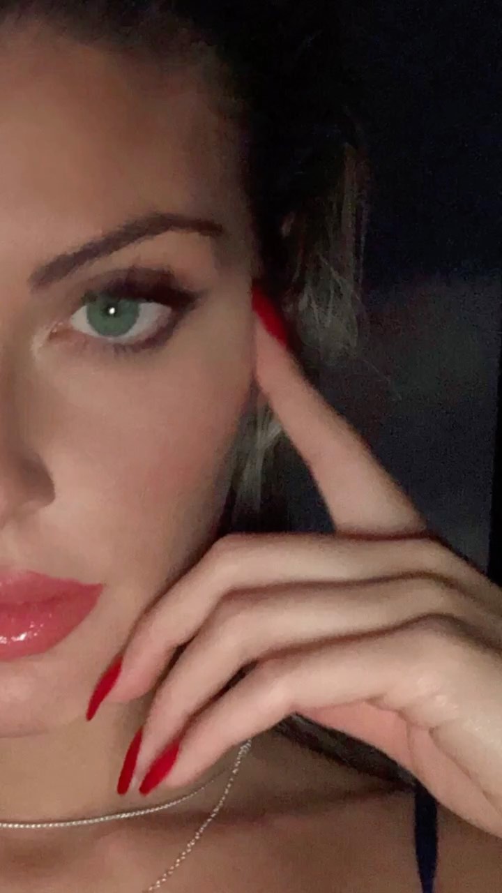 OnlyFans nude leaked video