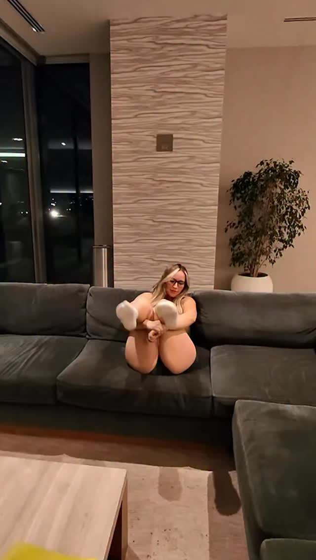 Natural Tits nude leaked video
