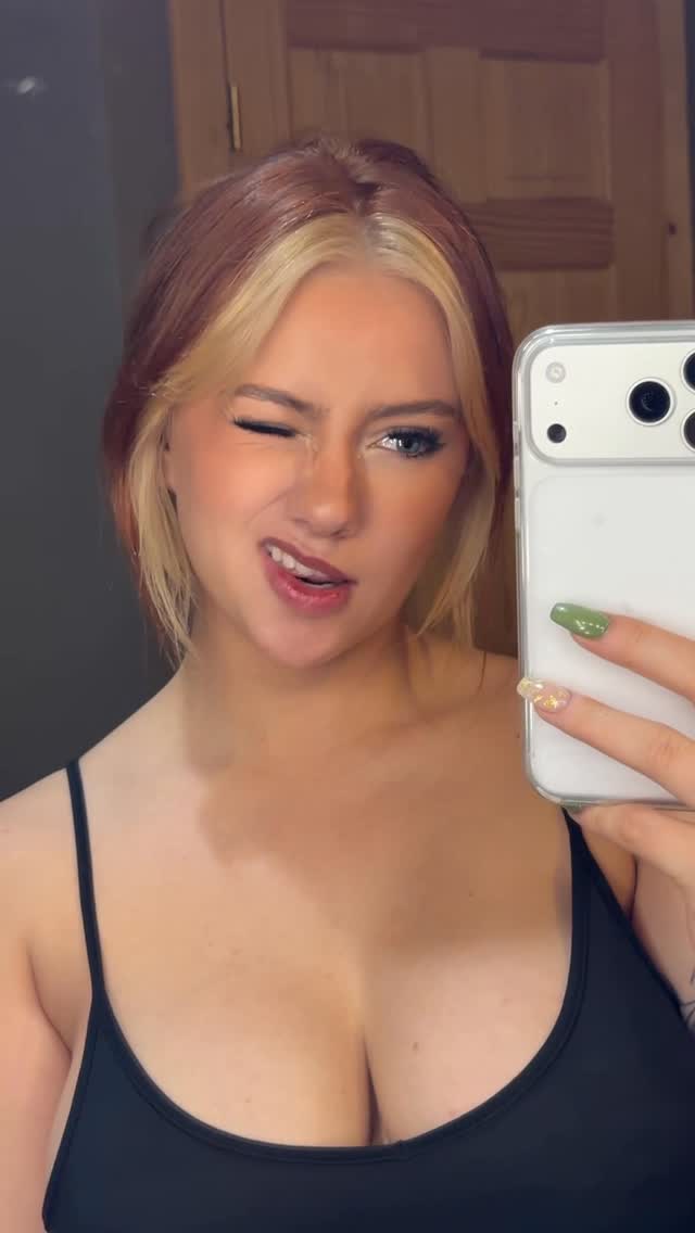 OnlyFans nude leaked video