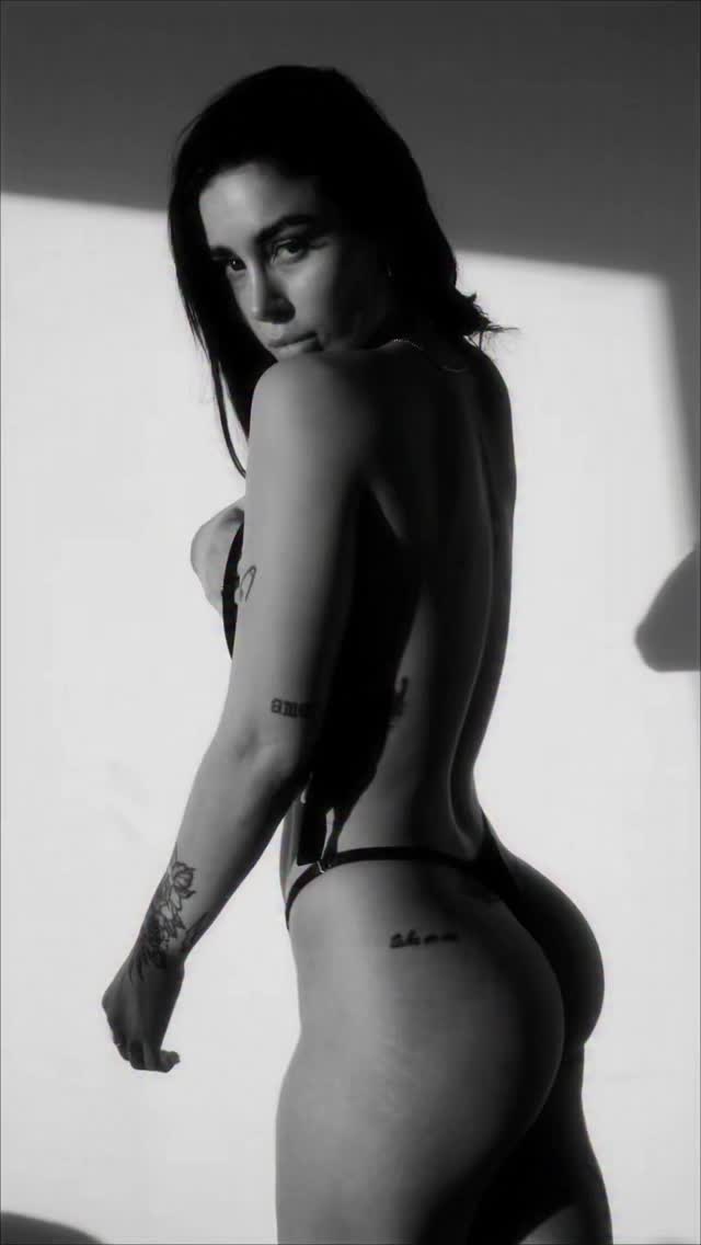Curvy nude leaked video
