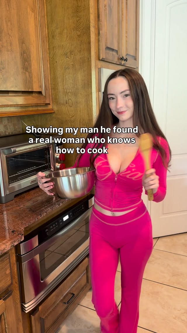 Brunette nude leaked video