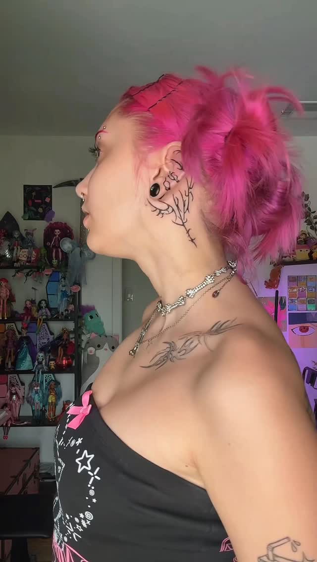 Curvy nude leaked video