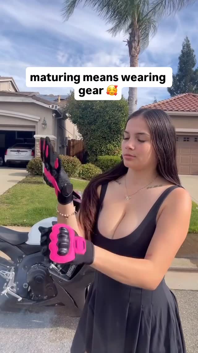 Brunette nude leaked video