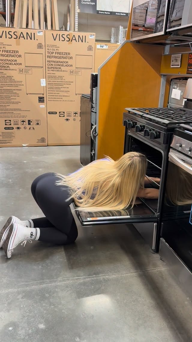 Petite nude leaked video