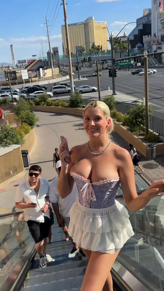 OnlyFans nude leaked video