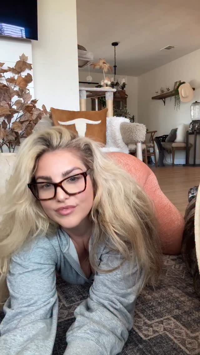Natural Tits nude leaked video