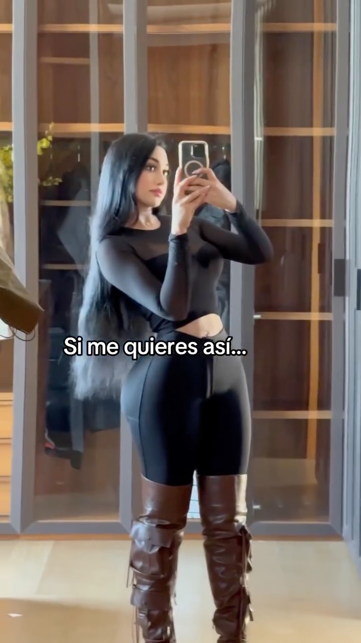 Natural Tits nude leaked video