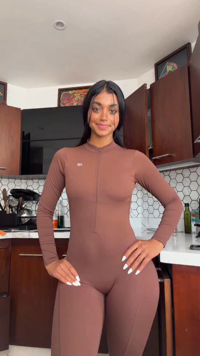 Brunette nude leaked video