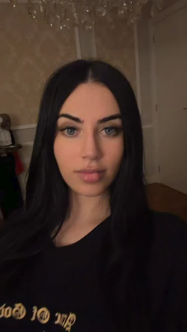 Teen 18+ nude leaked video
