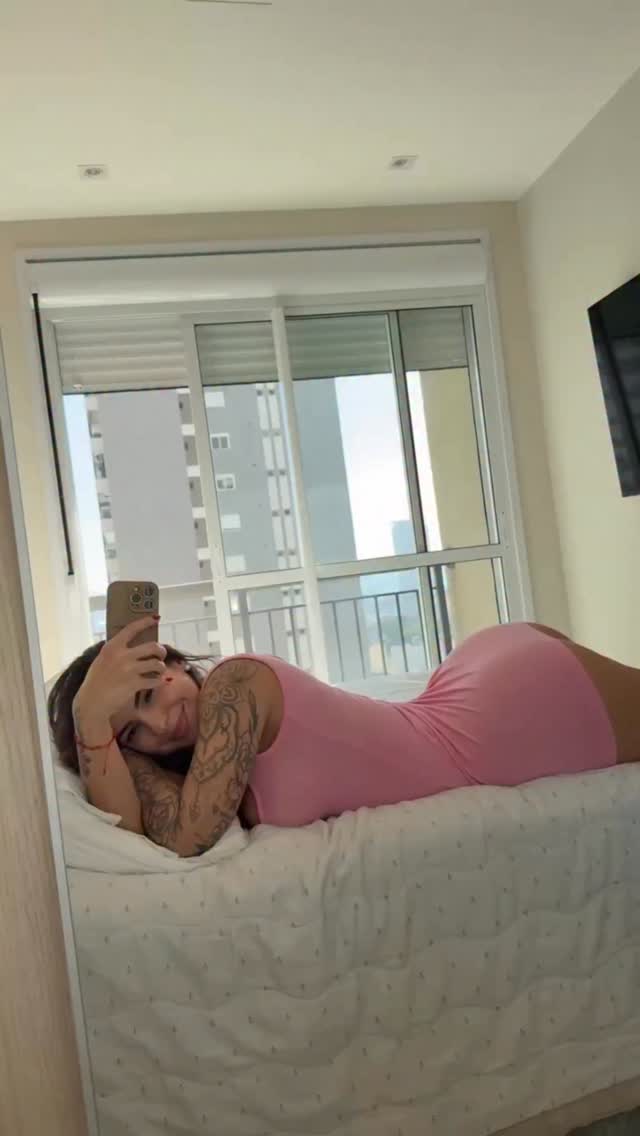 Natural Tits nude leaked video