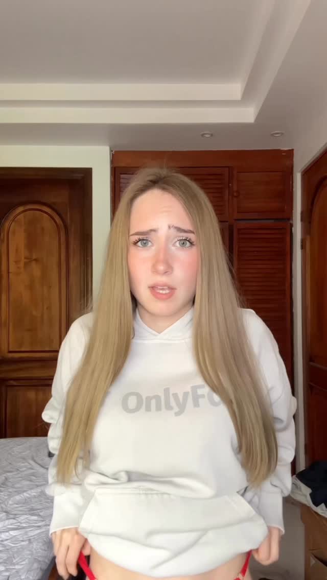 Brunette nude leaked video