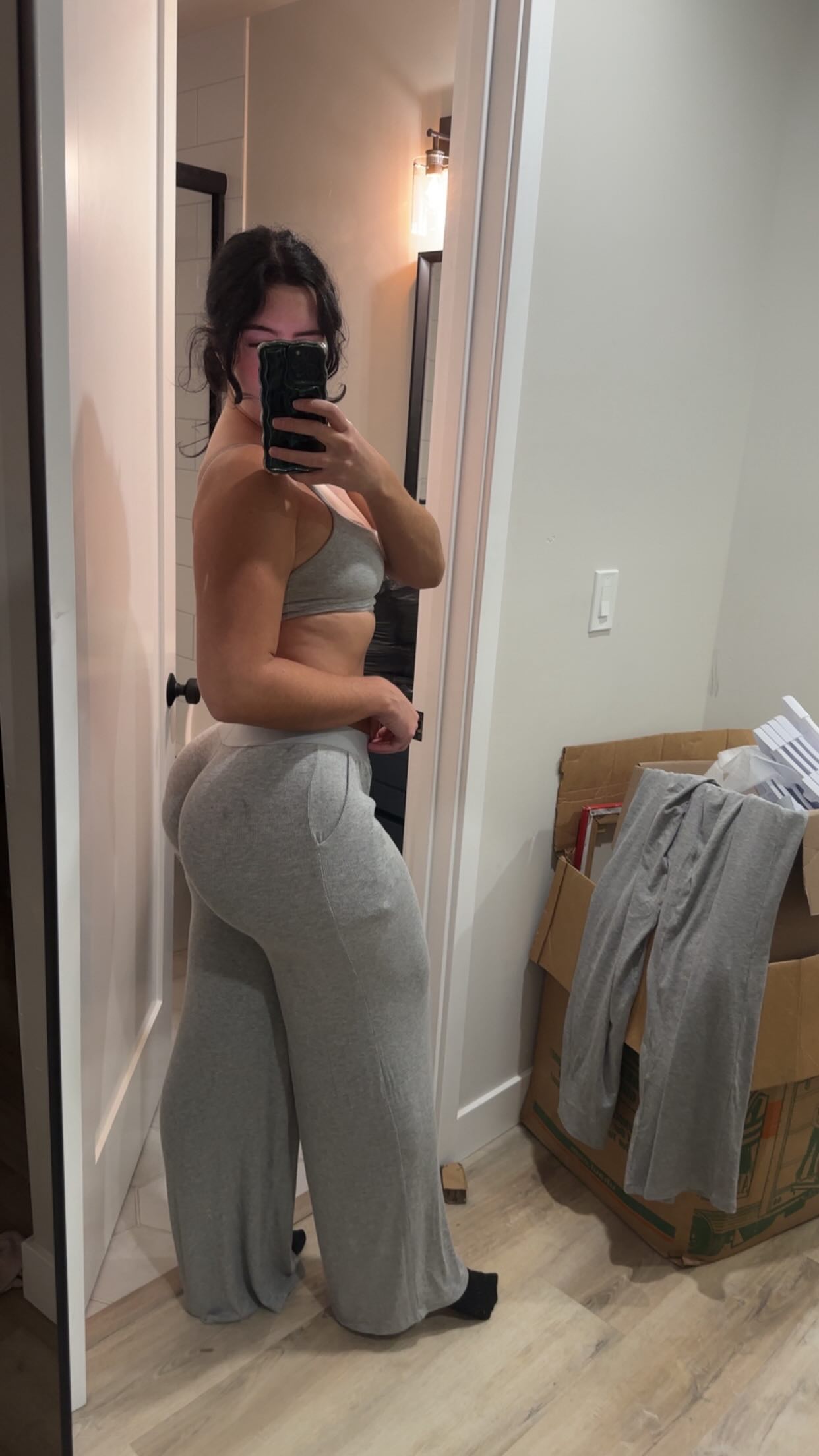 Teen 18+ nude leaked video