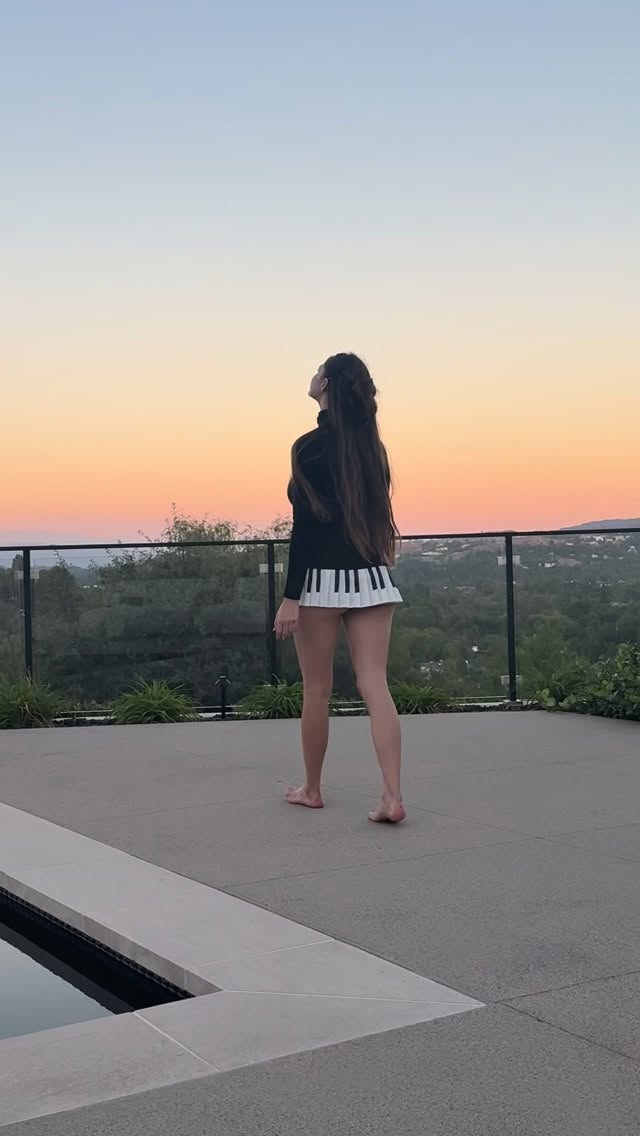 Curvy nude leaked video