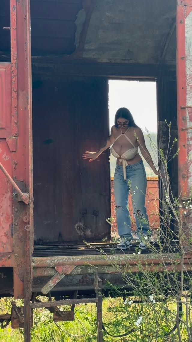 Teen 18+ nude leaked video