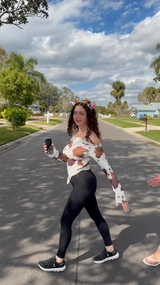 mini.loonaa nudes nude video