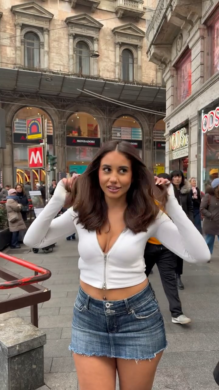 Brunette nude leaked video
