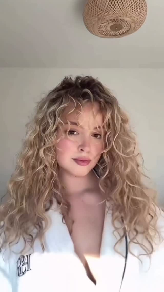 Curvy nude leaked video