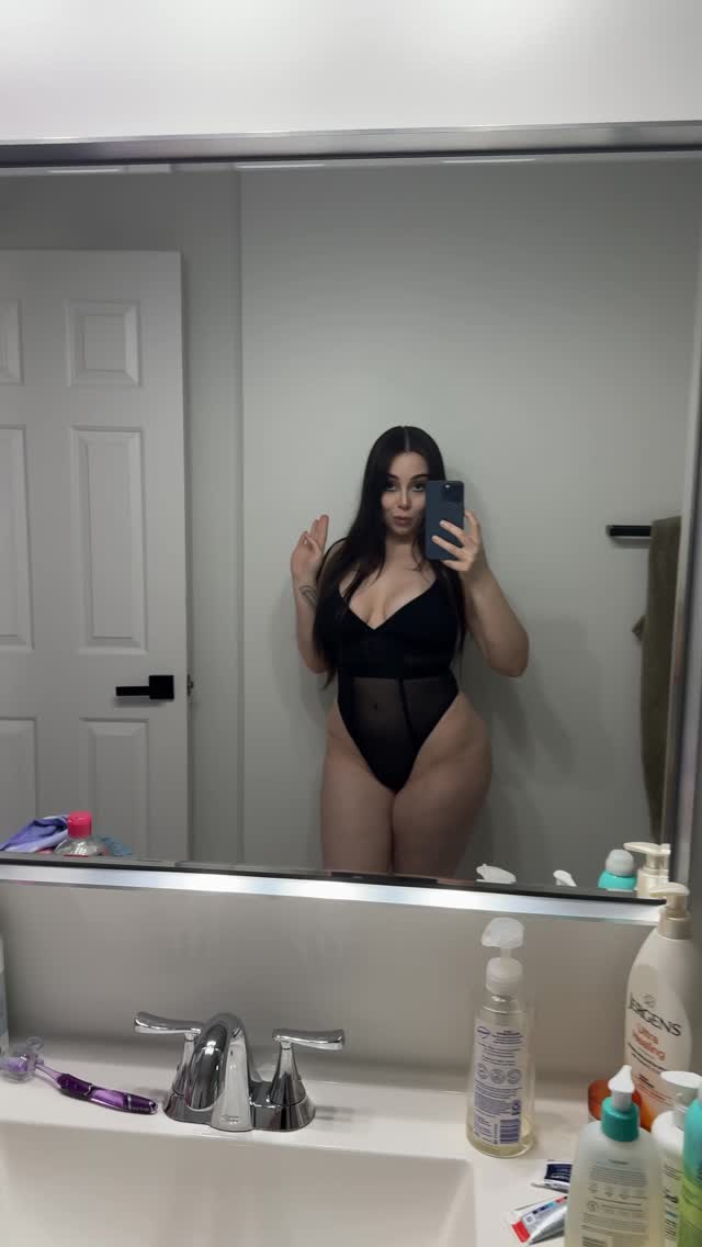 Petite nude leaked video