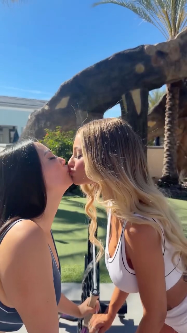 Brunette nude leaked video