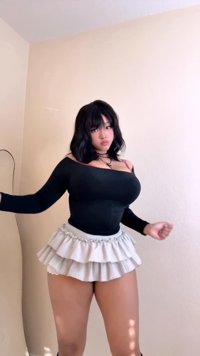Petite nude leaked video